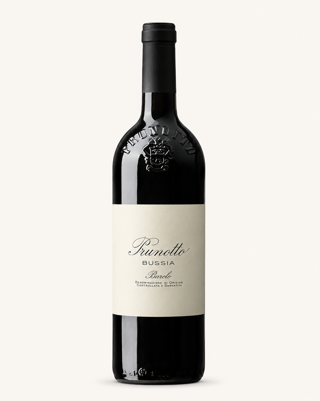 Bottiglia di Barolo Bussia DOCG Prunotto vino rosso piemontese da uve Nebbiolo